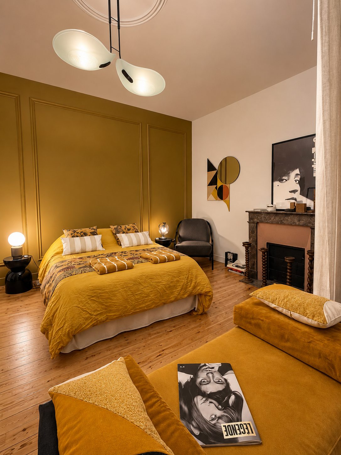 Vue d'ensemble de la chambre moderniste de la Villa Folie