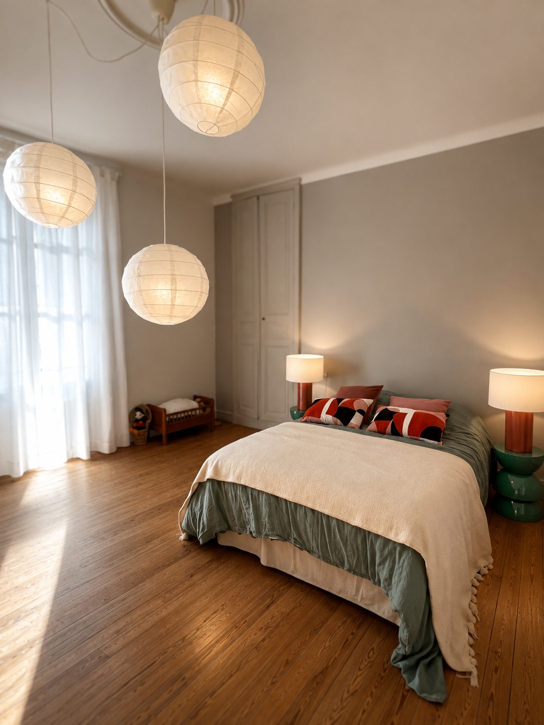 Les lanternes en papier de la chambre des petits amis de la Villa Folie