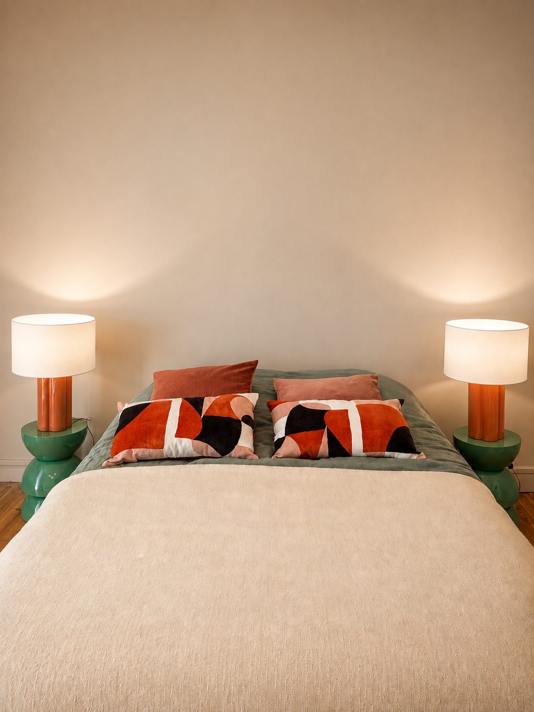 Le lit double de la chambre des petits amis de la Villa Folie